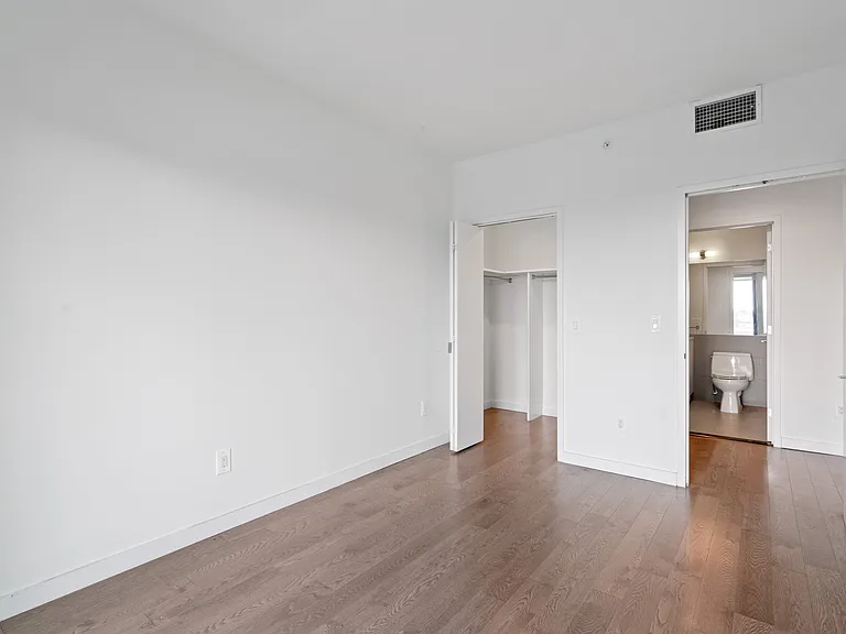 11-39 49th Ave #815 — Photo 6