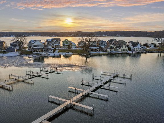 3rd image of 423 Outlook Cove Dr