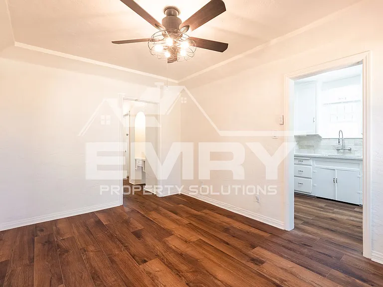 8930 S Hobart Blvd — Photo 7