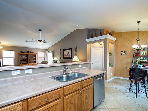 4th image of 3118 W Santa Cruz Ave