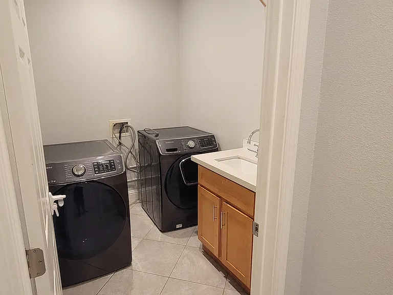 719 Morales Ct — Photo 25