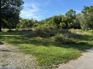 103 Davis St, Carterville, IL 62918