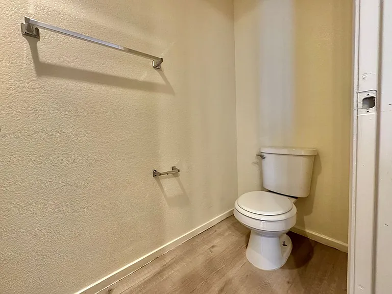 4079 Halfmoon Bay Dr — Photo 7