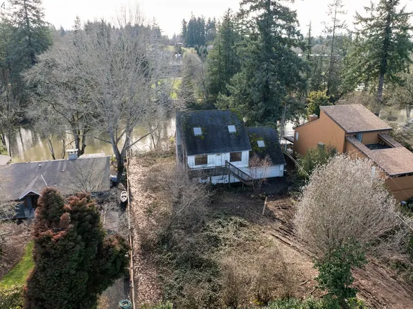 5726 SW Dogwood Dr, Lake Oswego, OR 97035