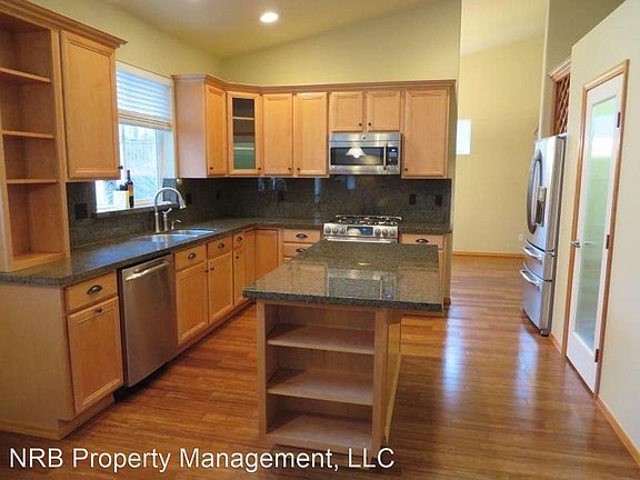 4th image of 8306 72nd Ave E