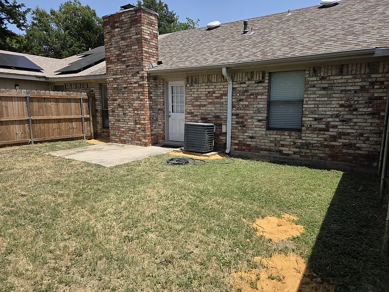 1307 Brady Dr — Photo 3
