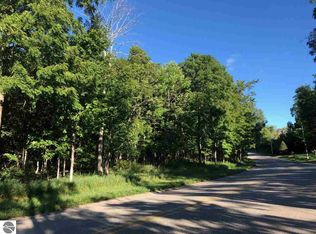 10762 S Fritz Rd, Maple City, MI 49664