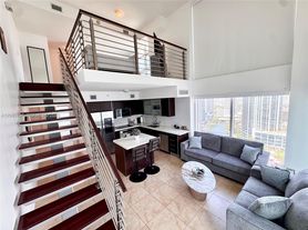 41 SE 5th St