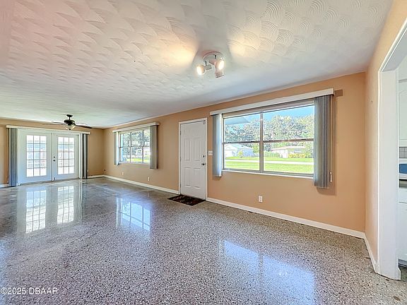 5th image of 1401 Orange Tree Dr