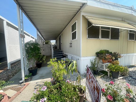 3rd image of 7551 Red Bud Ln