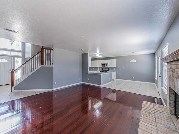 3rd image of 8421 Clearbrook Dr