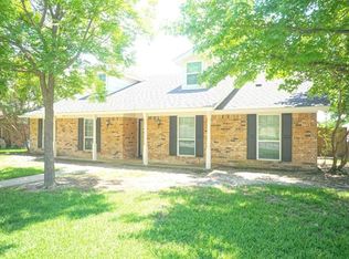419 Town North Dr, Terrell, TX 75160