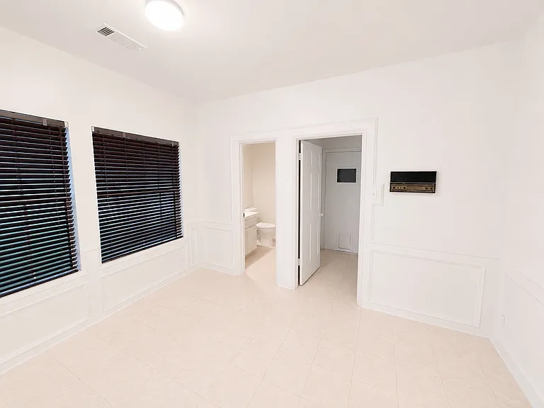 7218 Holder Forest Ct — Photo 43