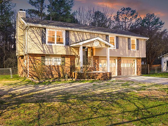 2nd image of 1719 Cannon Dr