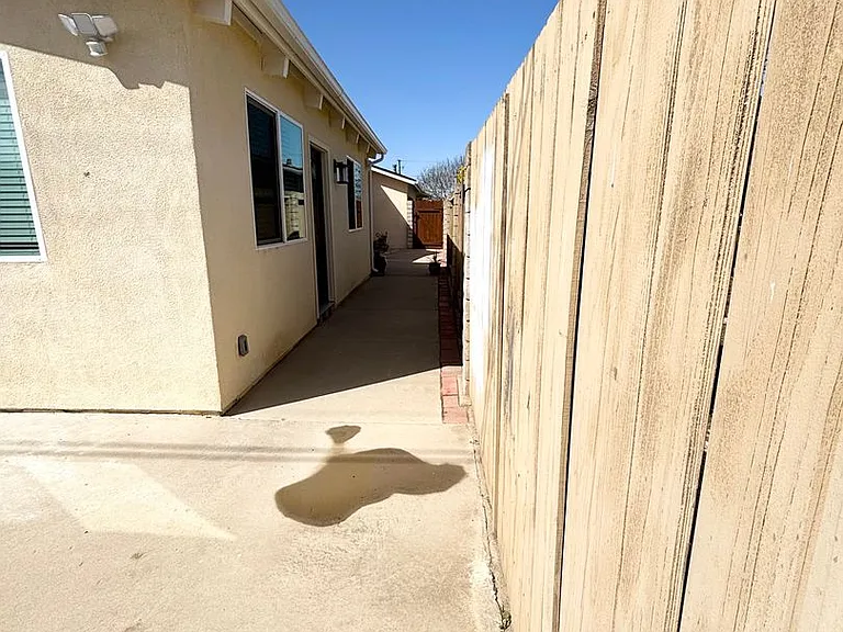 1636 W Pine Ave — Photo 10