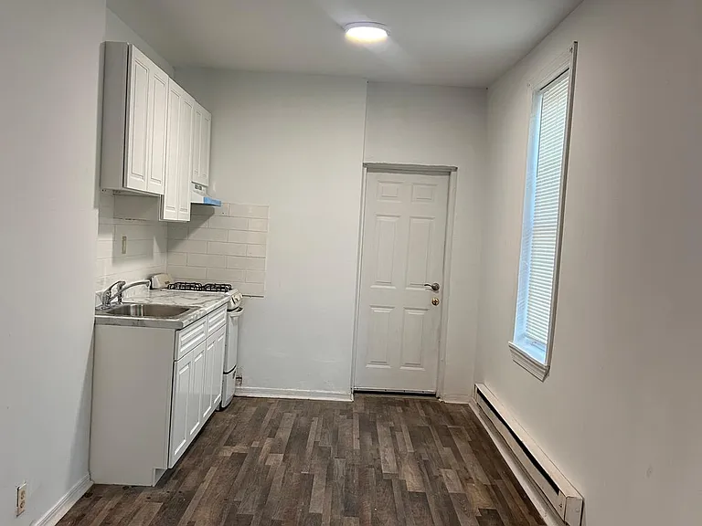 540 N 52nd St #2 — Photo 9