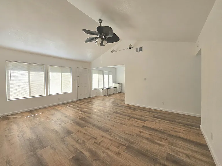 27756 Hummingbird Ct — Photo 12
