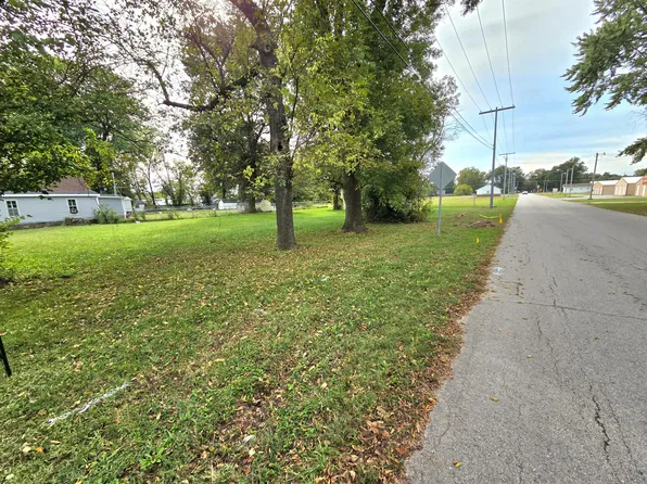 307 W 17th Street, Lamar, MO 64759