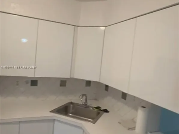 1550 NE 191st St, Miami, FL