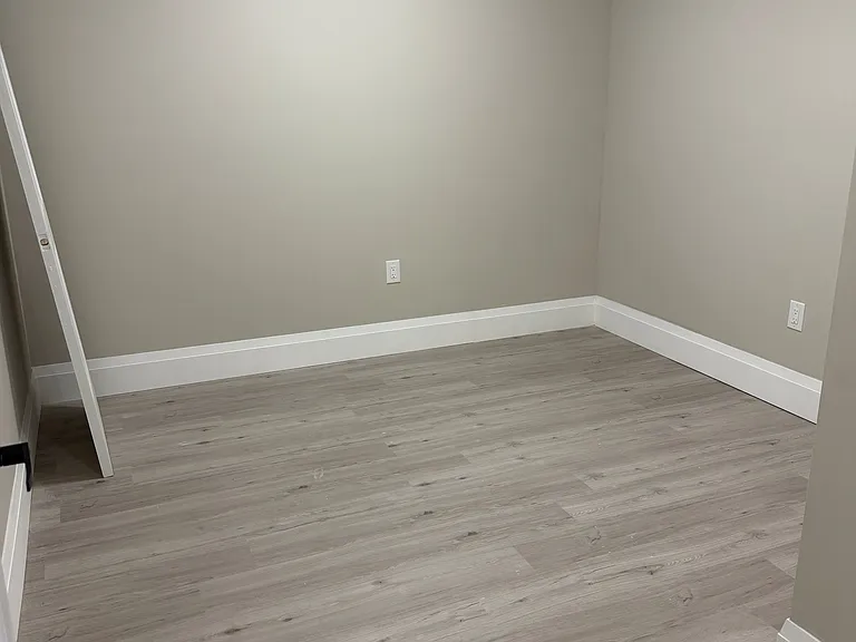 406 Sophia Cres #BASEMENT — Photo 3