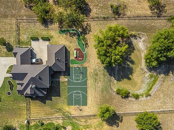 3rd image of 2829 Eden Dr
