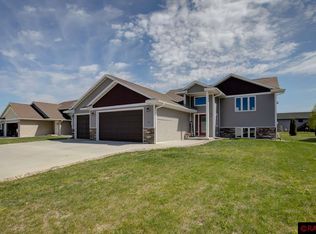 105 Pelican Ct, Mankato, MN 56001