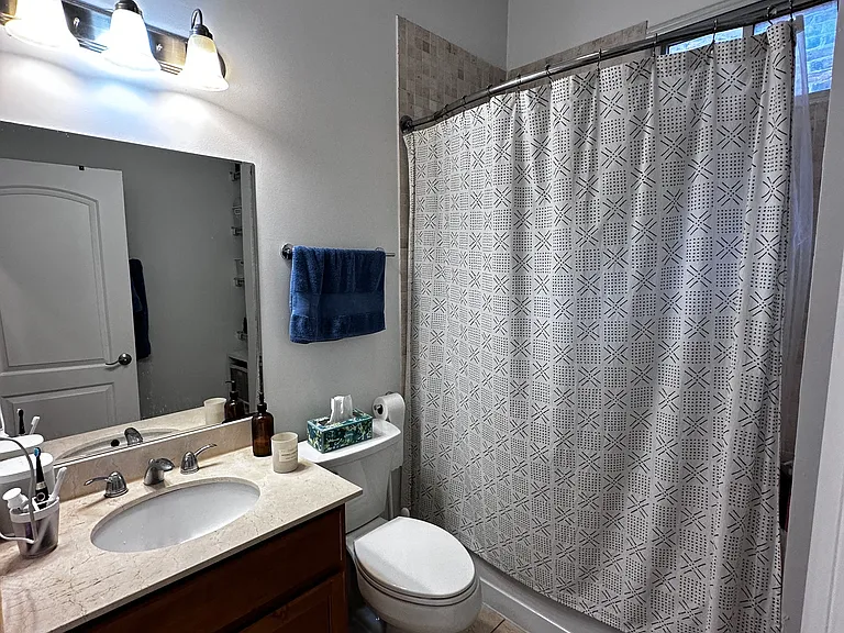 6373 N Paulina St #2 — Photo 7