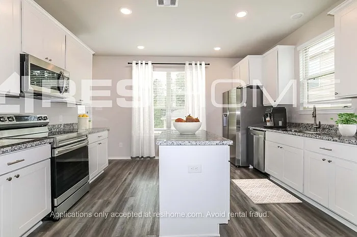 514 Mohawk Bnd — Photo 2