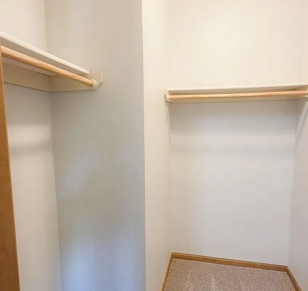 Meadow Court Apartments — Photo 11