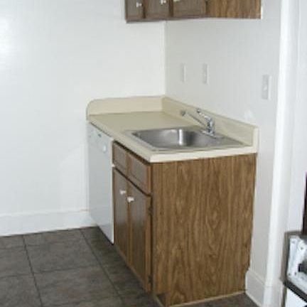 3rd image of 901 Greenway Ct