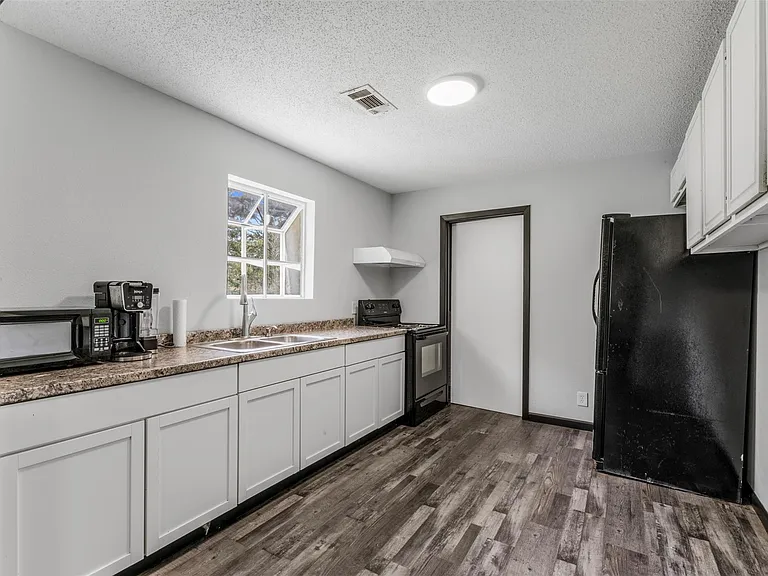 541 Trails End Dr — Photo 8