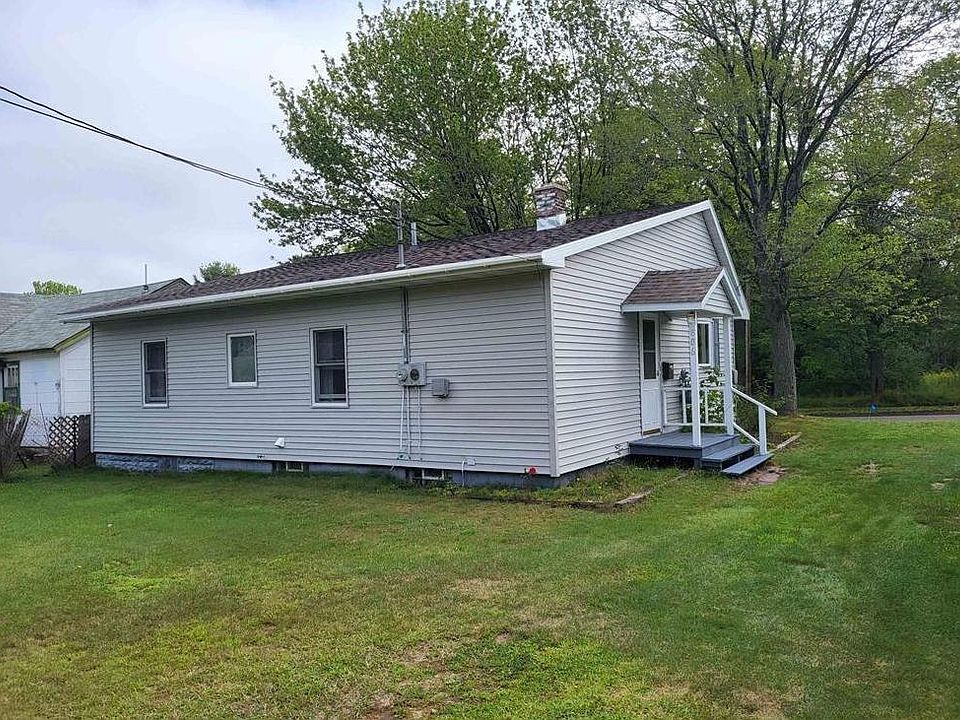 2nd image of 806 Rockland Rd
