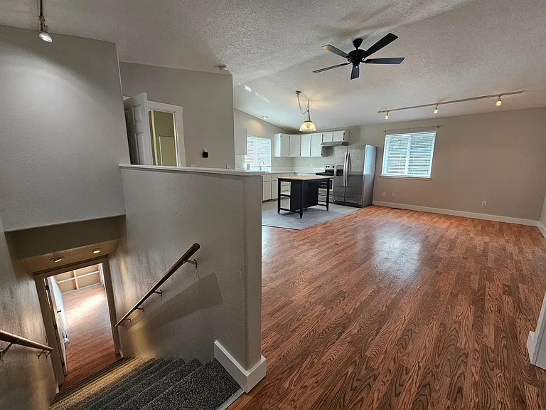 13235 SE Oatfield Rd — Photo 12
