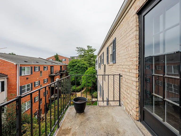 430 N Armistead St #303 — Photo 10