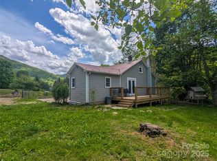 95 Lady Bug Ln, Burnsville, NC 28714