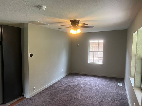 3rd image of 1012 Mineral St