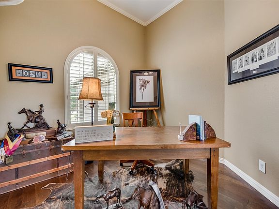 5th image of 1403 Hickory Dr