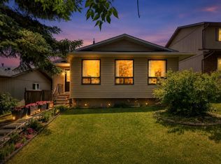 11 Bedford Dr NE, Calgary, AB T3K1L2
