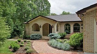 3rd image of 108 White Oak Cir