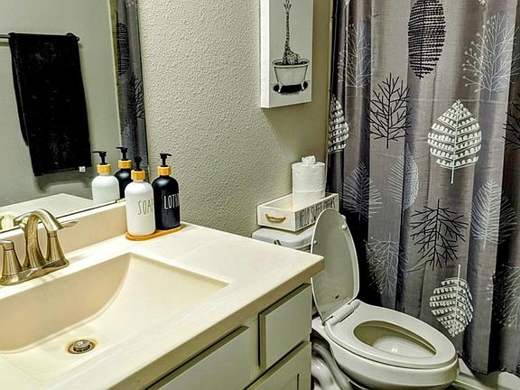 5th image of 2125 Windy Grove Dr