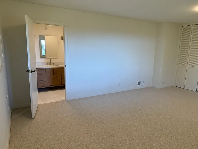 2 Lone Tree Ave — Photo 16