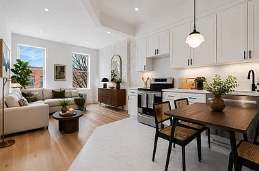 389 Douglass Street, #2
