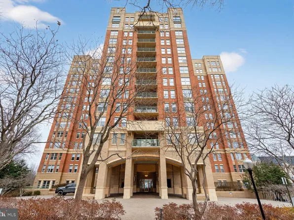 11776 Stratford House Pl APT 1008, Reston, VA 20190