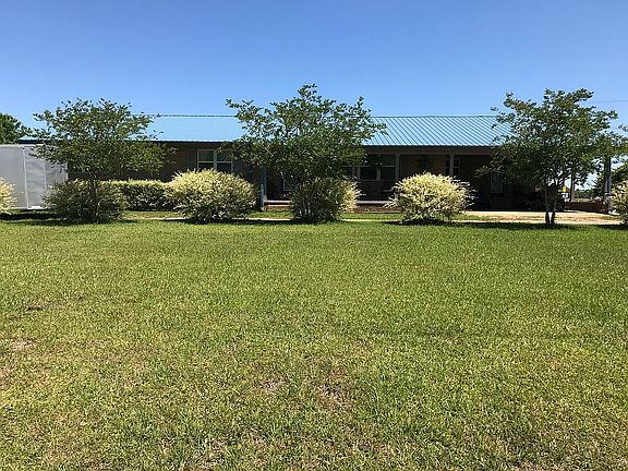 Front view.Semi circle drive