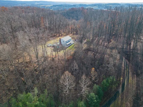 607 Bakers Ridge Rd, Morgantown, WV 26508