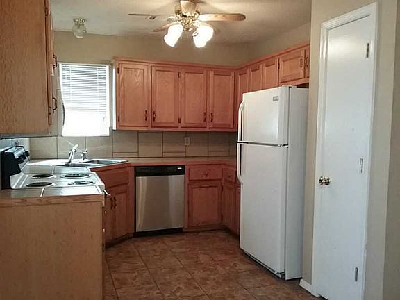 5th image of 814 S 39th St