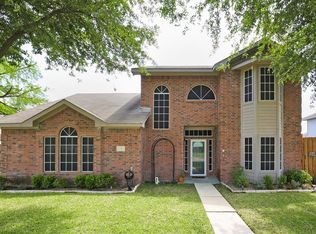 520 Boxwood Dr, Lancaster, TX 75146