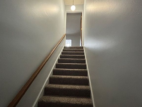 3rd image of 690 College Dr #3