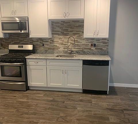 4th image of 3203 Pepperbush Ct