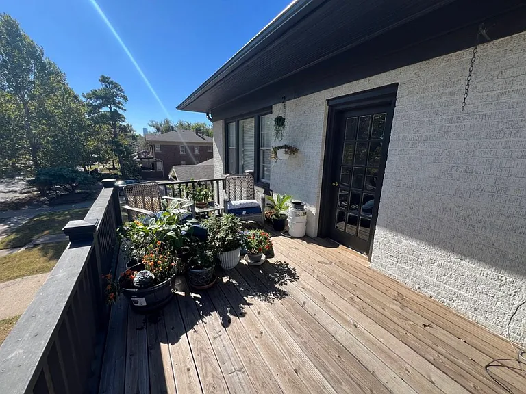 3021 1/2 N Robinson Ave — Photo 15